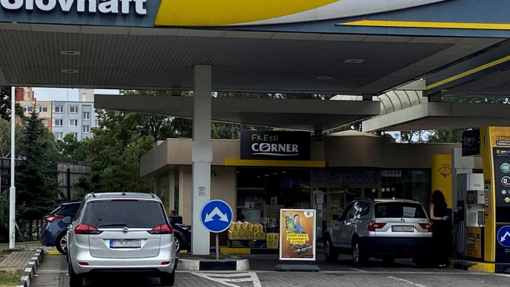 Slovakia Imposes Fuel Restrictions Amid Iran War & Oil Crisis
