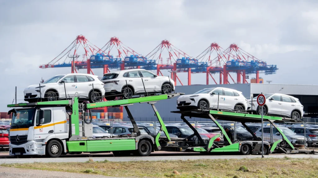 Deutsche Exportstimmung schwächt Ausblick