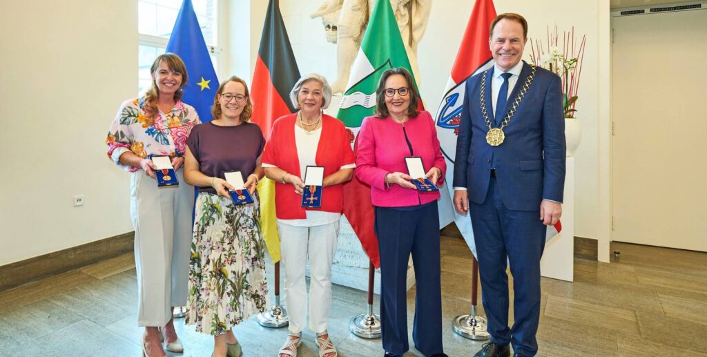 Bundesverdienstorden Frauen Düsseldorf geehrt News