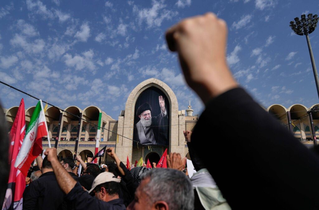 Chamenei Trauerfeier zeigt Irans Macht Chamenei Trauerfeier zeigt Irans Macht