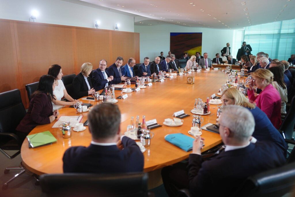 Haushalt 2027 Schulden Streit im Kabinett