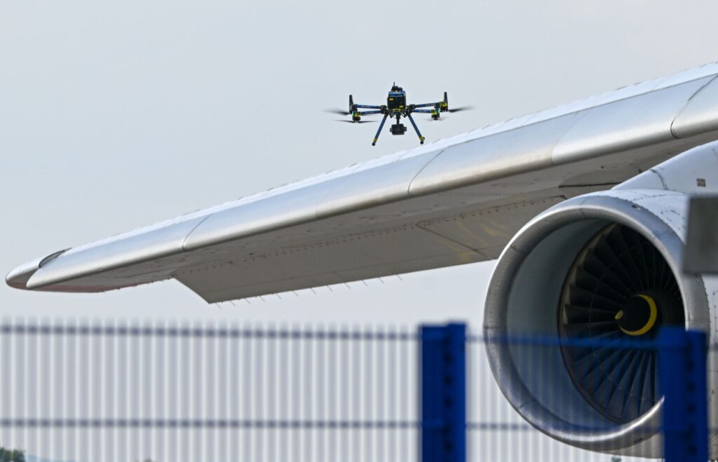 Dritte Drohne nahe Leipzig Flughafen entdeckt Dritte Drohne nahe Leipzig Flughafen entdeckt