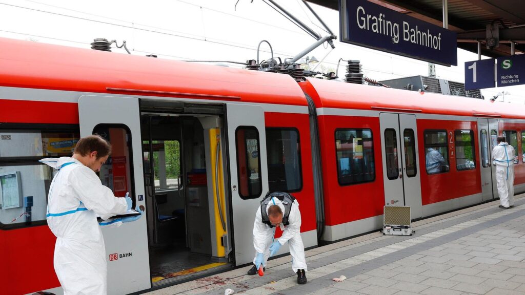 Messerangriff am Bahnhof Rosenheim endet tödlich Messerangriff am Bahnhof Rosenheim endet tödlich