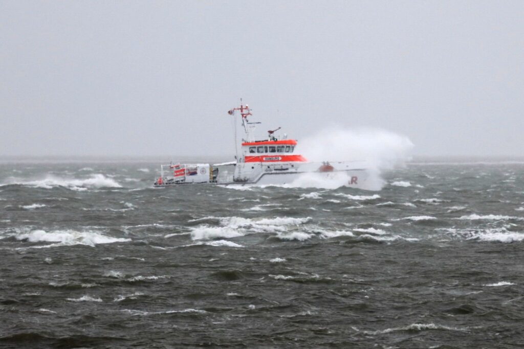 Drei Verletzte nach Sturm auf Frachtschiff in der Nordsee